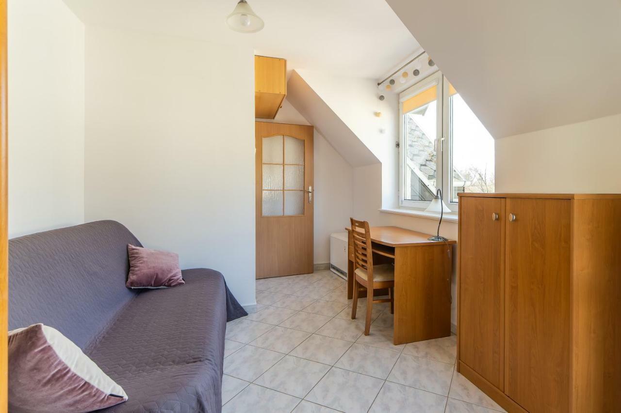 3-bedroom Plac Neptuna By Renters Apartment